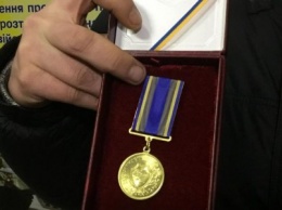 В Покровске за боевые заслуги был награжден боец АТО