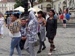 Будьте бдительны: в Киеве бригадой «работают» воровки. ФОТО