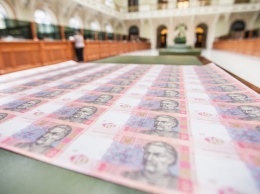 Гривна на межбанке растет, НБУ покупает валюту