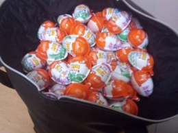 В Одессе мужчина украл из супермаркета сотню шоколадных яиц