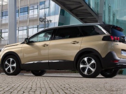 Стали известны российские цены на Peugeot 5008