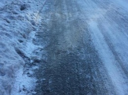Дороги в Славянске покрылись льдом. Как уберечь себя от травматизма