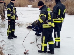 В водоеме под Обуховом Киевской области выловили труп мужчины