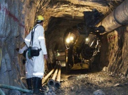 В Южной Африке спасли 955 работников, застрявших под землей в шахте