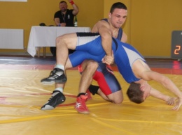 Спасатели МЧС России приняли участие в турнире по греко-римской борьбе