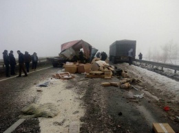 В Кривоозерском районе грузовик врезался в микроавтобус: погиб один человек