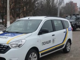 Городские власти презентовали полиции подарок за почти полмиллиона гривен (ФОТО)