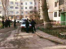 Полиция рассказала о подозрительной коробке на улице Шишкина (ФОТО, ВИДЕО)