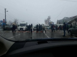 На Львовщине протестующие перекрыли дорогу на двух пунктах пропуска с Польшей