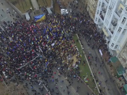 В центре Киева дежурят две тысячи правоохранителей