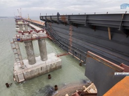 Началось сооружение морских пролетов Керченского моста под железную дорогу