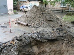 Двое детей погибли в не засыпанной водопроводной яме