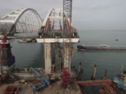 Ловушка для кораблей: что теряет Украина из-за Керченского моста