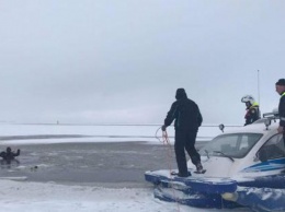 В Эстонии пассажиров провалившегося под лед автобуса объявили погибшими