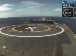 Центральный ускоритель Falcon Heavy упал в море при 480 км/ч