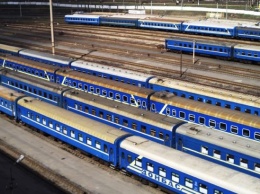 "Укрзализныця" начала назначать дополнительные поезда на мартовские праздники