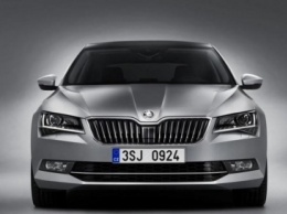 У Skoda Superb обнаружили дефектные фары