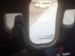 У самолета нигерийской авиакомпании отвалилась дверь (фото)
