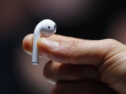 Apple расследует случай воспламенения AirPods