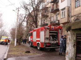 В центре Николаева в жилом доме произошло короткое замыкание и пожар: эвакуированы жители