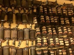 Гранаты, "коктейли Молотова" и самопалы: под Киевом нашли арсенал самодельного оружия (ФОТО)
