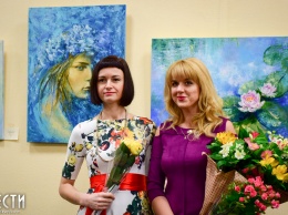 Дуэт николаевских художниц открыл выставку «Состояние», посвященную красоте природы Причерноморья