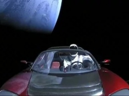 Tesla Roadster официально зарегистрирована как космический корабль