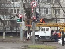 В Одессе необычный светофор сам будет решать, когда ему включаться (ФОТО)