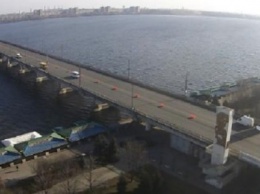 В Днепре неизвестные разбирали Новый мост на металлолом (ФОТО)