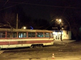 В Запорожье трамвай совершил ДТП, провода под напряжением лежали на проезжей части