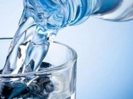 Сколько воды нужно пить в день: советы краматорских врачей