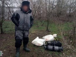 Любителей зимнего дайвинга с незаконным выловом обнаружил водный патруль