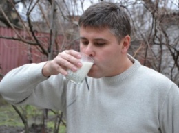 Помощник Генпрокурора "протестовал" в запорожском селе, покупая молоко и яйца (Фото)