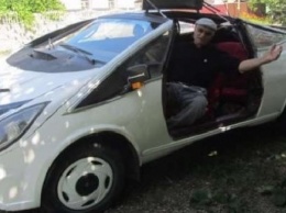 Украинец продает уникальный спорткар за 3000 долларов