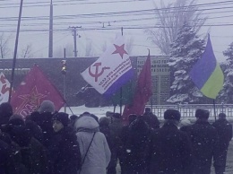В Мариуполе полиция начала расследование из-за использования советской символики на митинге