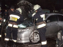 В Новокодацком районе Днепра подожгли автомобиль Toyota Camry