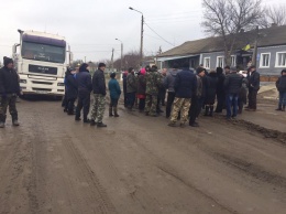 В Николаевской ОГА заявили, что депутат облсовета Демченко подстрекала жителей села на Еланеччине перекрывать трассу