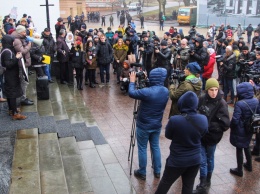 Перед сессией Одесского горсовета активисты устроили мини-митинг