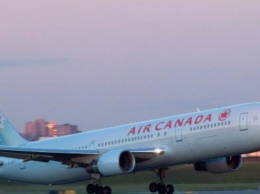 В Канаде пассажиры самолета пострадали из-за сильной турбулентности
