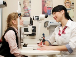 Ученые выяснили, что многим детям сложно читать из-за проблем с бинокулярным зрением