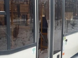 В Кропивницком неизвестные троллейбусам разбивают стекла ФОТО
