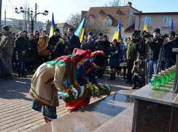 В Николаеве возложили цветы к памятнику Небесной Сотне