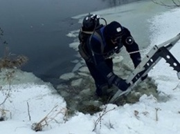 Подросток провалился под лед на Волыни: поиски идут четвертые сутки