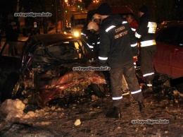 ДТП в Ровно: в замесе из Audi A6, Mazda 6, Nissan и ЗАЗ Славута травмирован водитель. ФОТО+видео