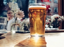 Ученые: три бокала пива в день повышают риск развития деменции