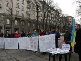 В Киеве под зданием АП прошла акция «Ждем встречи с президентом»: кадры