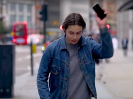 OnePlus «разбила» смартфоны прохожих после сравнения с 5T