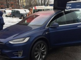 Закон работает как надо: в Украину привезли первую Tesla Model X c «нулевым» НДС