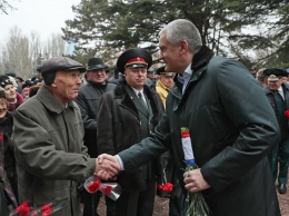 Сергей Аксенов принял участие в торжественных мероприятиях, посвященных Дню защитника Отечества