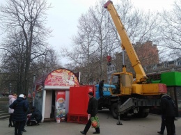 В Николаеве приступили к демонтажу незаконных будок по ул. Соборной